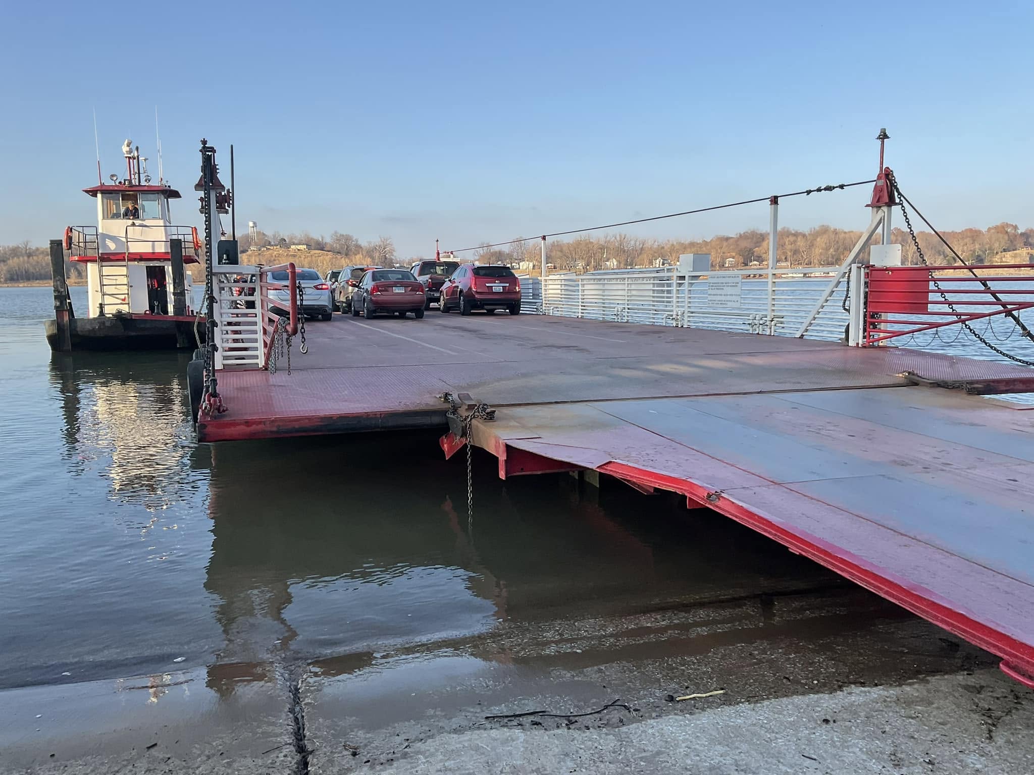 Kentucky, Illinois officials negotiate continuing the Cave-in-Rock Ferry Service